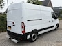 Renault Master T35 2.3 dCi 135PK Euro6 L2H2 ✓ 3-zits ✓ camera ✓ trekhaak 2500KG ✓ omvormer