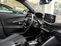 Peugeot e-2008 EV Allure 54 kWh | tot 406km WLTP range | Parkeersensoren voor + achter | Draadloos Apple Carplay/Android Auto | Cruise Control | Privacy Glass
