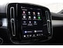 Volvo XC40 B4 Plus Black Edition | Panoramadak | Trekhaak | Verwarmbare voorstoelen, stuurwiel en voorruit | 360 graden camera | Premium audio by Harman Kardon | Apple carplay/Android auto