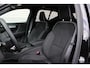 Volvo XC40 B4 Plus Black Edition | Panoramadak | Trekhaak | Verwarmbare voorstoelen, stuurwiel en voorruit | 360 graden camera | Premium audio by Harman Kardon | Apple carplay/Android auto