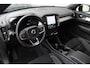 Volvo XC40 B4 Plus Black Edition | Panoramadak | Trekhaak | Verwarmbare voorstoelen, stuurwiel en voorruit | 360 graden camera | Premium audio by Harman Kardon | Apple carplay/Android auto