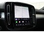 Volvo XC40 B4 Plus Black Edition | Panoramadak | Trekhaak | Verwarmbare voorstoelen, stuurwiel en voorruit | 360 graden camera | Premium audio by Harman Kardon | Apple carplay/Android auto