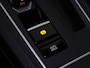 Volkswagen Golf Variant 1.5 eTSI R-Line Business | Panoramadak | Sportstoelen | Adaptive cruise | Stuur/stoel verwarming | Park assist | Navigatie | Carplay | Sfeerverlichting | Climate control | 18" velgen