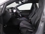 Volkswagen Golf Variant 1.5 eTSI R-Line Business | Panoramadak | Sportstoelen | Adaptive cruise | Stuur/stoel verwarming | Park assist | Navigatie | Carplay | Sfeerverlichting | Climate control | 18" velgen