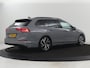 Volkswagen Golf Variant 1.5 eTSI R-Line Business | Panoramadak | Sportstoelen | Adaptive cruise | Stuur/stoel verwarming | Park assist | Navigatie | Carplay | Sfeerverlichting | Climate control | 18" velgen