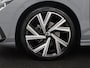 Volkswagen Golf Variant 1.5 eTSI R-Line Business | Panoramadak | Sportstoelen | Adaptive cruise | Stuur/stoel verwarming | Park assist | Navigatie | Carplay | Sfeerverlichting | Climate control | 18" velgen