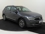 Volkswagen Tiguan 1.4 TSI eHybrid Life | SoH 91% | Trekhaak | Adaptieve cruise control | Lane assist | Parkeersensoren | Stoel- en stuurwielverwarming | Carplay | LED koplampen |