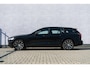 Volvo V60 2.0 T6 Plug-in hybrid AWD Plus Dark | Sportstoelen | Trekhaak | Harman Kardon Audio | 360 Camera | Elektrisch Verstelbare Voorstoelen | Adaptive Cruise Control | Keyless |