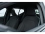 Volvo EX40 Single Motor Extended Range Plus 82 kWh | Stoel-/Stuurverwarming | Trekhaak | Warmtepomp | Adaptieve Cruise Control | BLIS | Parkeercamera |