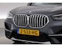 BMW X1 xDrive25e High Executive Edition | Rijklaar! | Trekhaak | S/K-Dak | HUD | Leder | Harman/Kardon | Cruise | Stoelverw. | Camera+PDC | Elek. Klep | Led | NAV+CarPlay | Climate | 18''