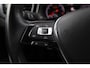Volkswagen Polo 1.0 TSI Highline 70KW/95Pk, 17" LMV, trekhaak, navigatie, pdc voor en achter, door ons VW Dealeronderhouden en geleverd, carplay