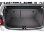 Volkswagen Polo 1.0 TSI Highline 70KW/95Pk, 17" LMV, trekhaak, navigatie, pdc voor en achter, door ons VW Dealeronderhouden en geleverd, carplay