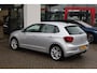 Volkswagen Polo 1.0 TSI Highline 70KW/95Pk, 17" LMV, trekhaak, navigatie, pdc voor en achter, door ons VW Dealeronderhouden en geleverd, carplay