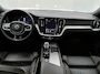 Volvo V60 2.0 B4 Plus Dark 1e Eigenaar | Origineel Nederlands Voertuig | Automaat | Trekhaak | Achteruitrijcamera | Apple carplay | Android Auto | Lederen Bekleding | Cruise Control | Stoelverwarming | Stuurverwarming