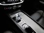 Volvo V60 2.0 B4 Plus Dark 1e Eigenaar | Origineel Nederlands Voertuig | Automaat | Trekhaak | Achteruitrijcamera | Apple carplay | Android Auto | Lederen Bekleding | Cruise Control | Stoelverwarming | Stuurverwarming