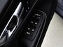 Volvo V60 2.0 B4 Plus Dark 1e Eigenaar | Origineel Nederlands Voertuig | Automaat | Trekhaak | Achteruitrijcamera | Apple carplay | Android Auto | Lederen Bekleding | Cruise Control | Stoelverwarming | Stuurverwarming