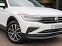 Volkswagen Tiguan 1.4 TSI 245pk eHybrid / Digitaal dashboard / Camera / 17 Inch / BOVAG garantie