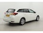 Toyota Auris Touring Sports 1.8 Hybrid Lease Pro | Panoramadak | Navigatie | Stoelverwarming | LED | Keyless | Parkeersensoren voor/achter | Cruise Control | Clima | Camera | 16 inch | Rijstrooksensor | Bluetooth