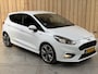 Ford Fiesta 1.0 EcoBoost ST-Line Apple CarPlay/Android Auto | Cruise & climate control | Elektrische ramen voor | Navigatiesysteem | LED dagrijverlichting | Parkeersensoren achter | Sportstoelen