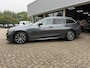 BMW 3-Serie 320e Touring Business Edition Plus 204 Pk |Navigatie | Cruise | Panoramadak | Camera | 17".