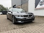 BMW 3-Serie 320e Touring Business Edition Plus 204 Pk |Navigatie | Cruise | Panoramadak | Camera | 17".