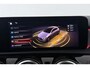 Mercedes-Benz A-klasse 250 e AMG Line (PANORAMADAK, STOELVERWARMING, SFEERVERLICHTING, PARKEERSENSOREN)