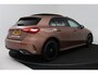 Mercedes-Benz A-klasse 250 e AMG Line (PANORAMADAK, STOELVERWARMING, SFEERVERLICHTING, PARKEERSENSOREN)