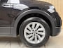 Volkswagen T-Cross 1.0 TSI Life Apple CarPlay/Android Auto | Airconditioning | Cruise control adaptief | DAB ontvanger | Dode hoek detectie | Navigatiesysteem | Parkeersensoren voor en achter