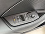 Skoda Octavia Combi 1.0 e-TSI Business Edition Plus Automaat | Achteruitrijcamera | Apple CarPlay/Android Auto | Adaptieve cruise control | Climate control | LED verlichting | Signaalkleur | Parkeersensoren voor en achter