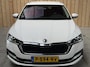 Skoda Octavia Combi 1.0 e-TSI Business Edition Plus Automaat | Achteruitrijcamera | Apple CarPlay/Android Auto | Adaptieve cruise control | Climate control | LED verlichting | Signaalkleur | Parkeersensoren voor en achter