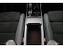 Volvo XC40 2.0 B4 Plus Dark | Panoramadak | Trekhaak | 19 inch velgen | Elektrisch Verstelbare Stoelen |