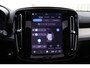 Volvo XC40 2.0 B4 Plus Dark | Panoramadak | Trekhaak | 19 inch velgen | Elektrisch Verstelbare Stoelen |