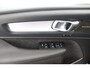 Volvo XC40 2.0 B4 Plus Dark | Panoramadak | Trekhaak | 19 inch velgen | Elektrisch Verstelbare Stoelen |