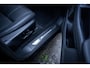 Land Rover Range Rover Evoque P300e AWD R-Dynamic Black-Pack Pano-dak|Meridian|Elek.trekhaak|Winterpack|Carplay|Dealer-onderhouden