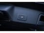Land Rover Range Rover Evoque P300e AWD R-Dynamic Black-Pack Pano-dak|Meridian|Elek.trekhaak|Winterpack|Carplay|Dealer-onderhouden