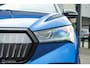 Skoda Enyaq iV 80 Sportline | Chrystal lights and face | ACC | Elec. Trekhaak | Racing Blue | 90% SOH | Camera | Sfeerverlichting | 21 Inch | Memory | CarPlay | Stoel en stuurwielverw.
