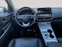 Hyundai Kona Electric EV Premium 64 kWh BTW auto | 1e eigenaar | Apple/Android | Navi | Camera