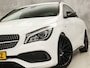 Mercedes-Benz CLA 180 AMG Sport Automaat (GROOT NAVI, GETINT GLAS, STOELVERWARMING, DIAMOND GRILL, SPORTSTOELEN, LEDER, ZWART HEMEL, NIEUWSTAAT)