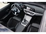 BMW 3-Serie Touring (g21) 320i 184PK M-SPORT SHADOW LINE Panodak | Trekhaak | Navi | Adapt.Cruise | Harman Kardon | Head Up | 19 Inch Lm | Live Cockpit | Sfeerverl. |