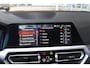 BMW 3-Serie Touring (g21) 320i 184PK M-SPORT SHADOW LINE Panodak | Trekhaak | Navi | Adapt.Cruise | Harman Kardon | Head Up | 19 Inch Lm | Live Cockpit | Sfeerverl. |