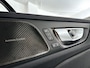 Volvo V60 T8 Plug-in hybrid AWD Plus Dark | 360° camera | Harman Kardon | Stoel- en stuurverwarming | Trekhaak