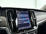 Volvo V90 T8 Plug-in hybrid AWD Ultra Dark | Panoramadak | 360° camera | Bowers & Wilkins | Luchtvering | Stoelventilatie | Stoel- en Stuurverwarming | Trekhaak