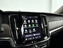 Volvo V90 T8 Plug-in hybrid AWD Ultra Dark | Panoramadak | 360° camera | Bowers & Wilkins | Luchtvering | Stoelventilatie | Stoel- en Stuurverwarming | Trekhaak