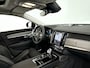 Volvo V90 T8 Plug-in hybrid AWD Ultra Dark | Panoramadak | 360° camera | Bowers & Wilkins | Luchtvering | Stoelventilatie | Stoel- en Stuurverwarming | Trekhaak
