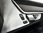 Volvo V90 T8 Plug-in hybrid AWD Ultra Dark | Panoramadak | 360° camera | Bowers & Wilkins | Luchtvering | Stoelventilatie | Stoel- en Stuurverwarming | Trekhaak