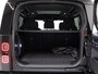 Land Rover Defender 2.0 P300e 110 X-Dynamic SE