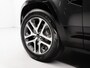 Land Rover Defender 2.0 P300e 110 X-Dynamic SE