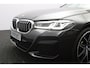 BMW 5-Serie Touring 530e 293 PK Executive Sensatec M-Sport PHEV, Trekhaak, Panoramadak, Harman/Kardon, Adap. Cruise Control