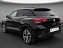 Volkswagen T-Roc 1.5TSI/150PK R-Line Black Style DSG · Panoramadak · Apple/Android Car Play· Camera + Parkeersensoren · Stoelverwarming · 19'' Velgen ·  Garantie t/m 07-07-2027
