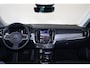 Volvo V90 T6 Recharge AWD Plus Bright - Panorama/schuifdak - IntelliSafe Assist & Surround - 360º Camera - Harman Kardon audio - Adaptieve LED koplampen - Verwarmde voorstoelen, stuur & achterbank - Parkeersensoren voor & achter - Elektr. bedienb. voorstoelen met geheugen - Draadloze tel. lader - Extra getint glas - Inklapbare trekhaak - 19' LMV
